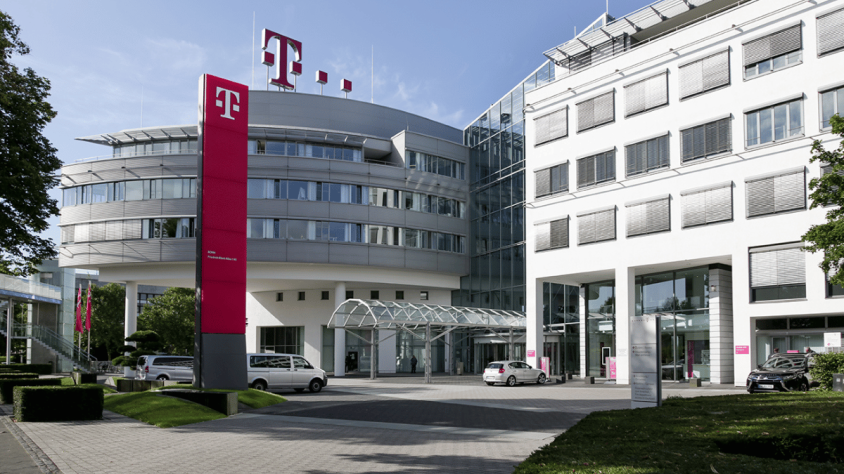 T-Systems lidera la valoració tècnica del contracte de fins a 481 milions d’euros per desenvolupar el núvol sobirà de la Generalitat, per davant de Telefónica i NTT Data.