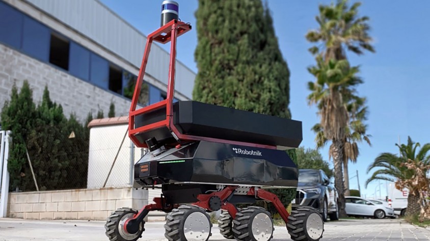 El robot desenvolupat per Robotnik i Eurecat és capaç de transportar càrregues de fins a 200 kg de manera autònoma