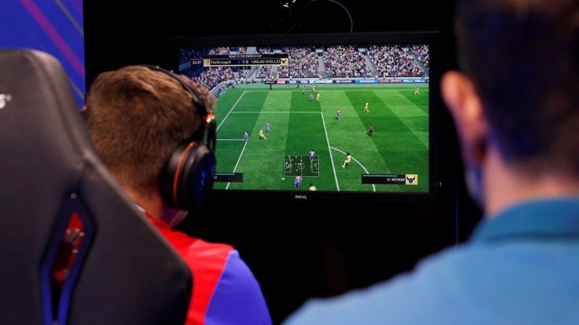 IA i ‘blockchain’: tendir ponts entre tecnologia i futbol